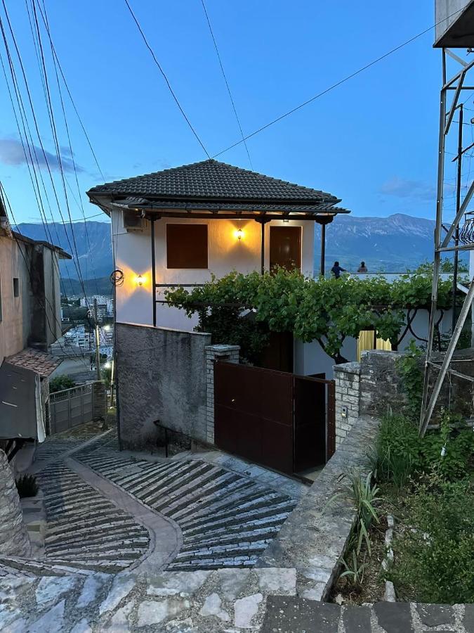 Jons Apartment Gjirokastër المظهر الخارجي الصورة